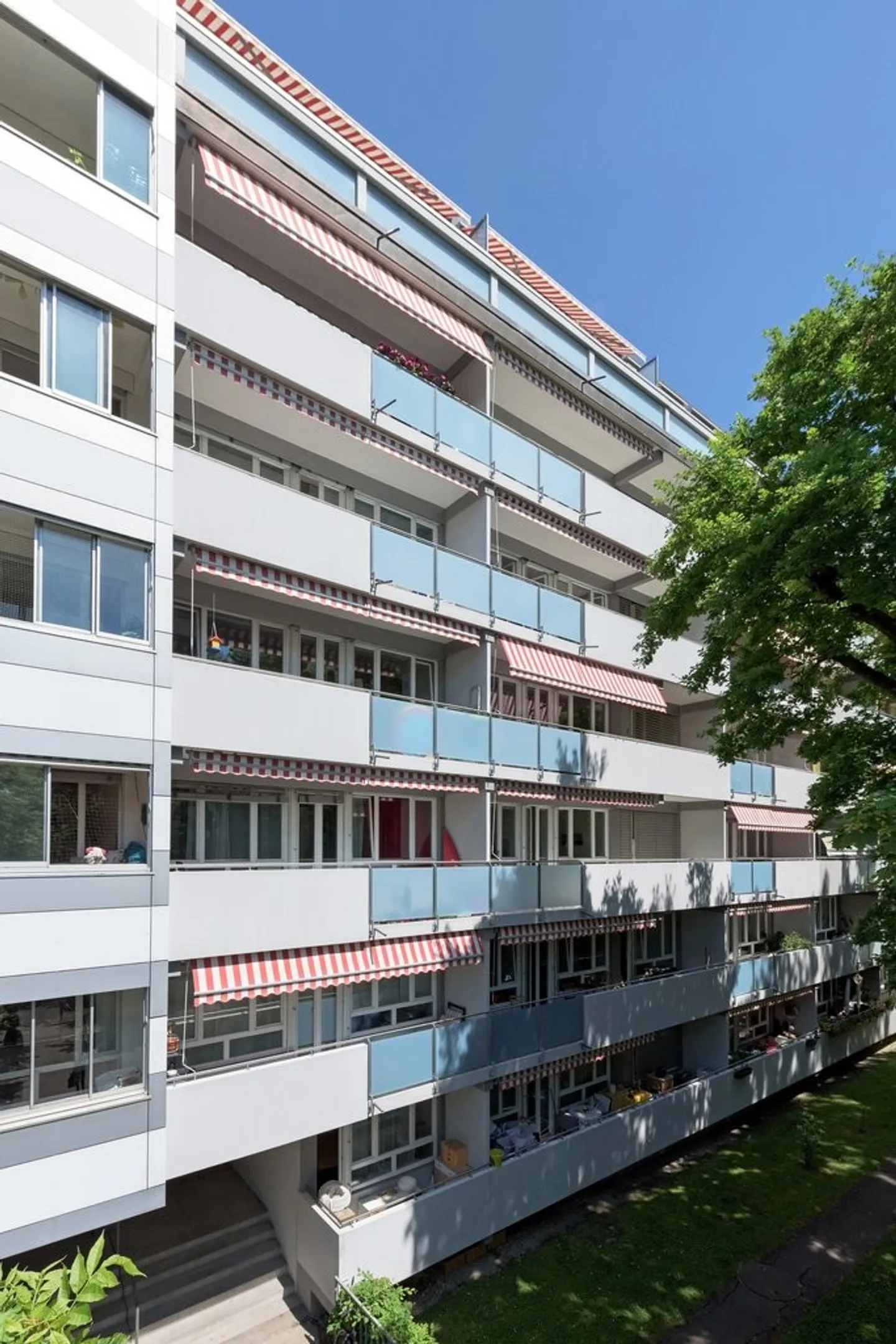 Near international organizations and Servette - Photo 1 of 3