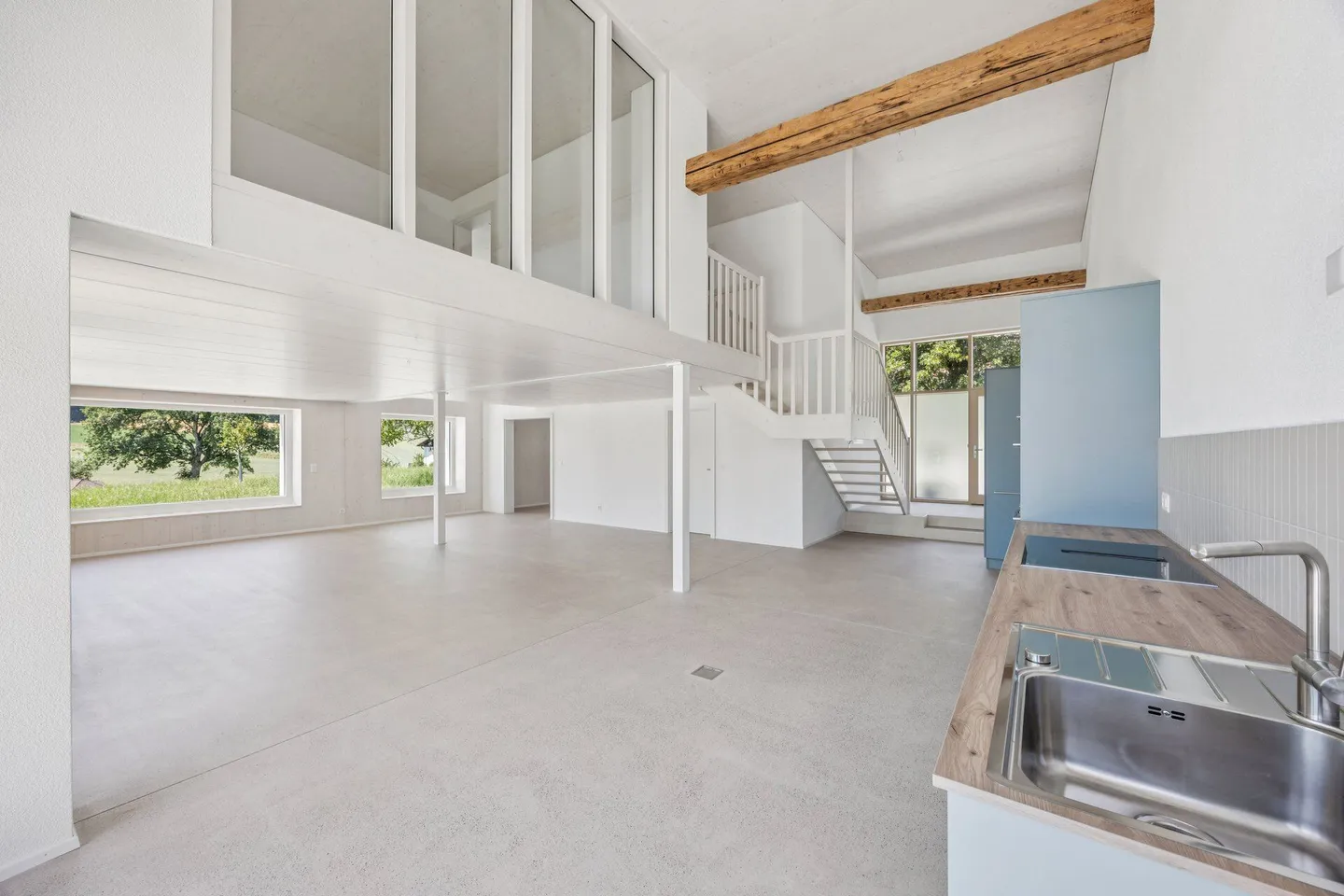 Farmhouse with panoramic views and large plot. - Photo 7 of 21