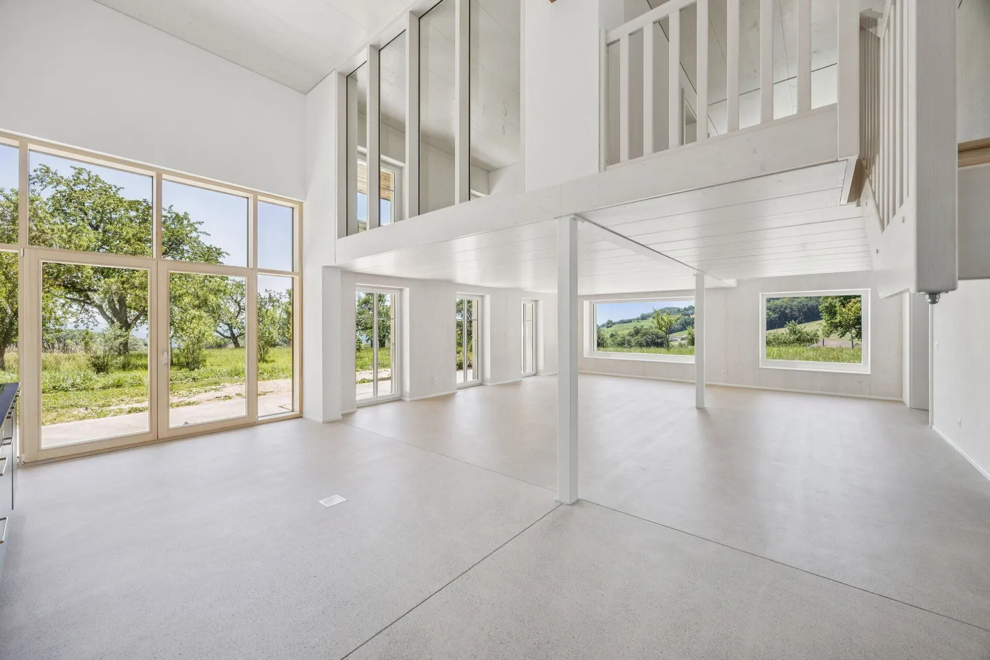 Farmhouse with panoramic views and large plot. - Photo 9 of 21