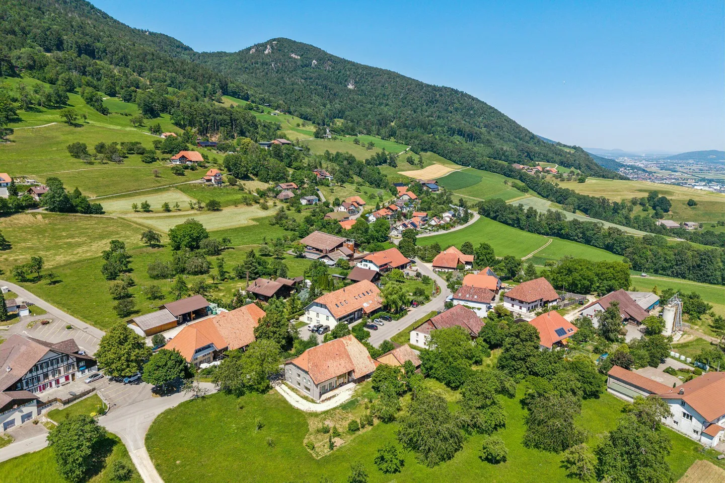 Farmhouse with panoramic views and large plot. - Photo 6 of 21