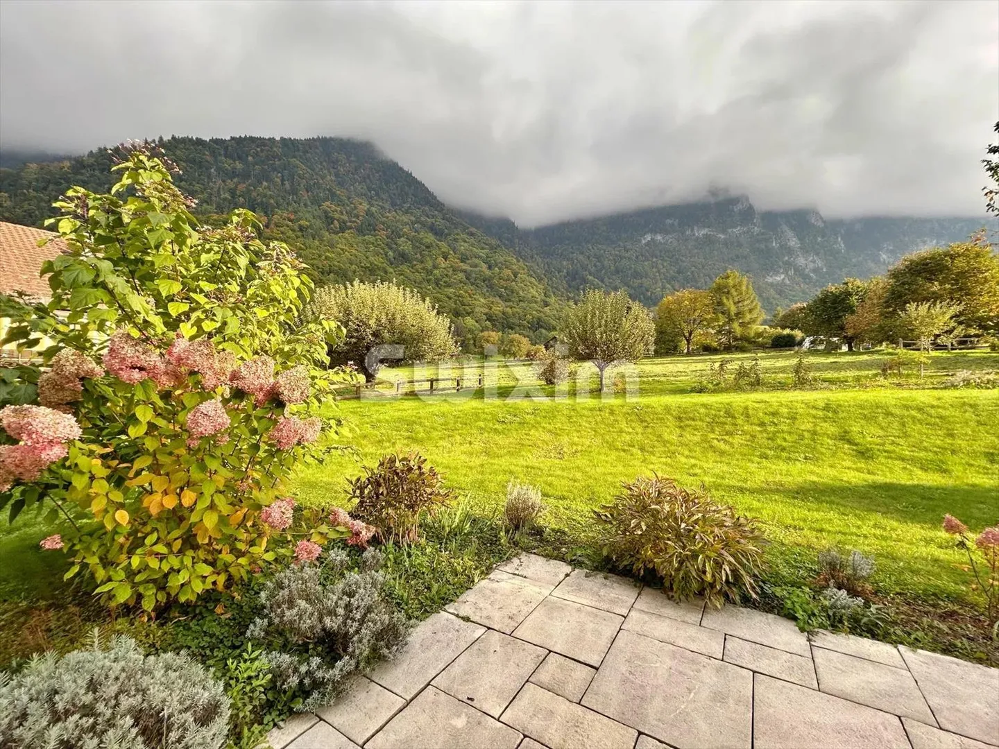 Wunderschöne 6,5-Zimmer-Villa in ruhiger Lage - Foto 10 von 10