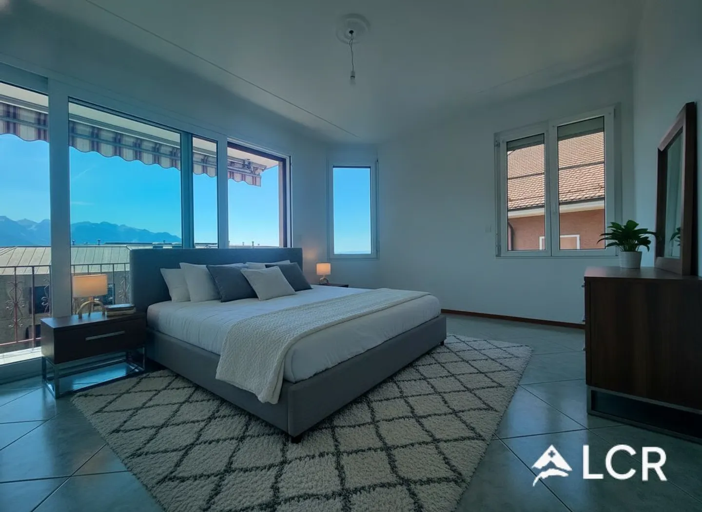 Prächtige 5.5-Zimmer-Wohnung / 3 Schlafzimmer / 1 Badezimmer / 1 Balkon mit atemberaubendem Blick auf den See / DANKE für das sorgfältige Lesen des Textes - Foto 8 di 12