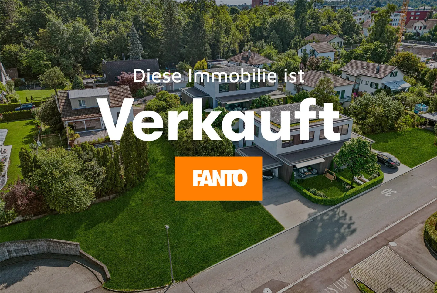 Architettura moderna incontra sostenibilità ad Aarau Rohr! – Casa bifamiliare di 5,5 locali con giardino e impianto fotovoltaico! - Foto 1 di 13