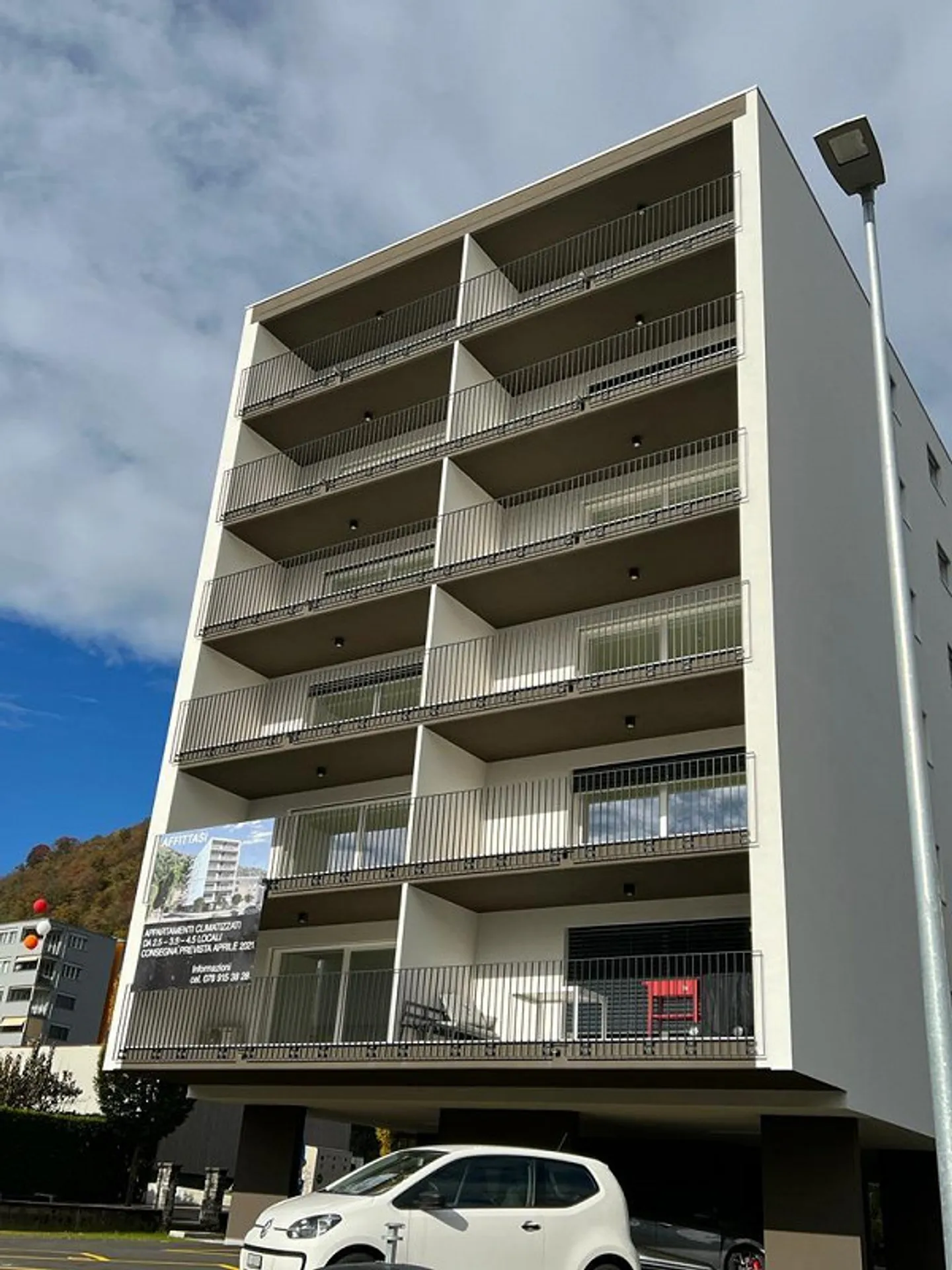 Appartamento spazioso con balcone - Foto 1 di 10