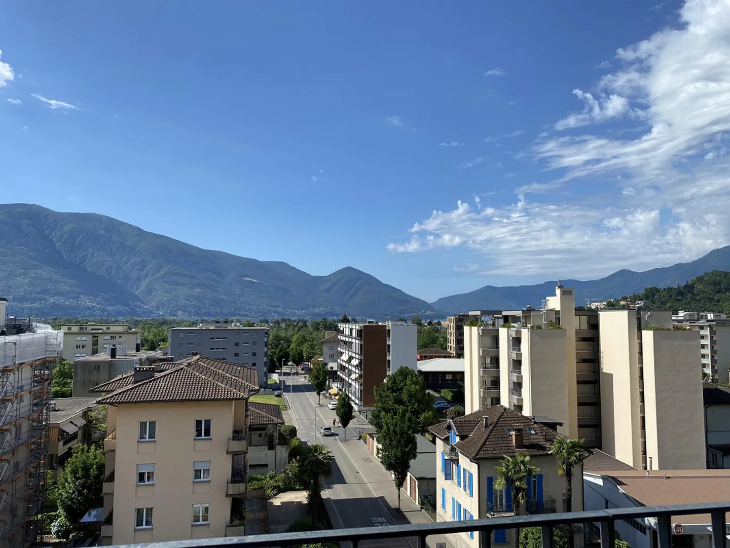 Appartamento spazioso con balcone - Foto 4 di 10