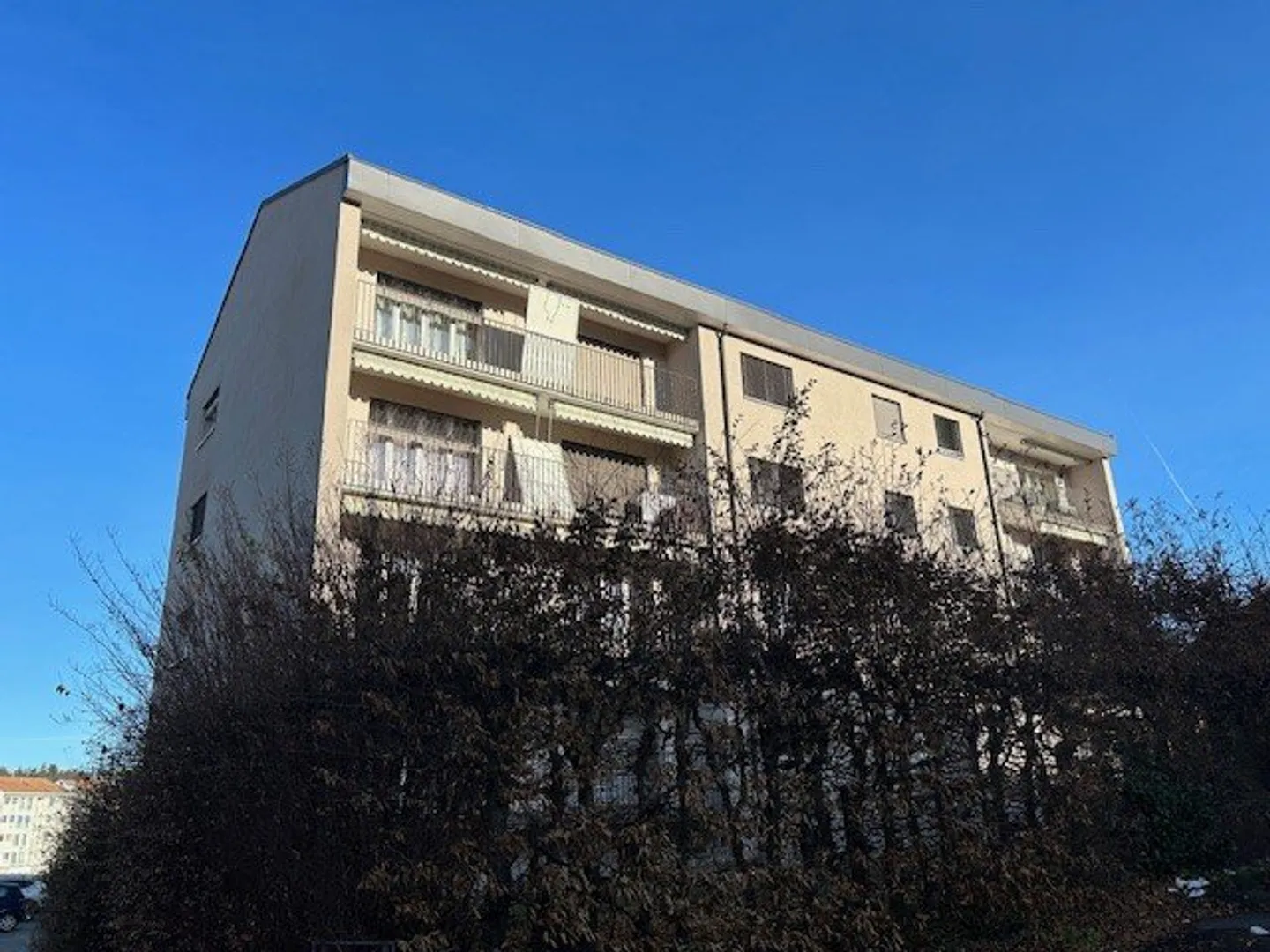 4,5-Zimmer-Wohnung in einem vollständig renovierten Gebäude im 3. Stock mit Balkon - Foto 2 von 3