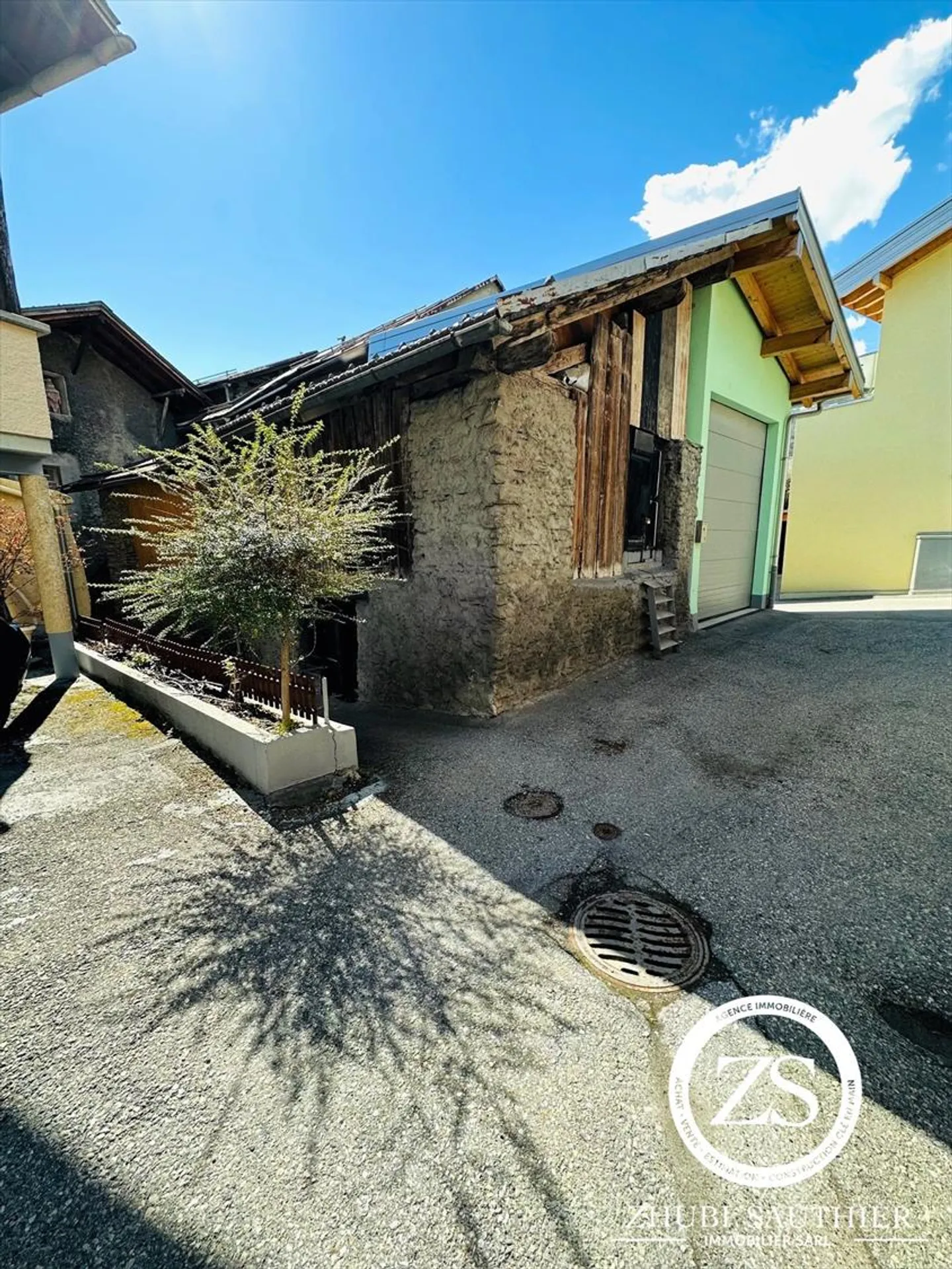 Grange à rénover avec projet approuvé - Photo 4 sur 10