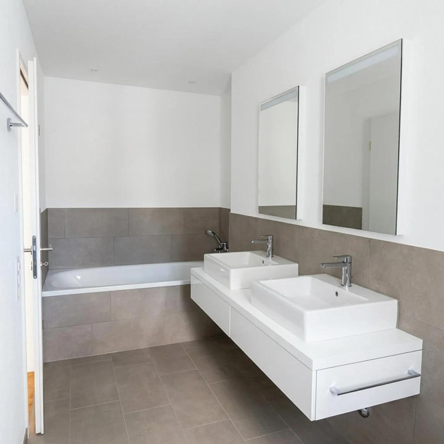Appartement moderne 4.5 pièces - Photo 4 sur 7