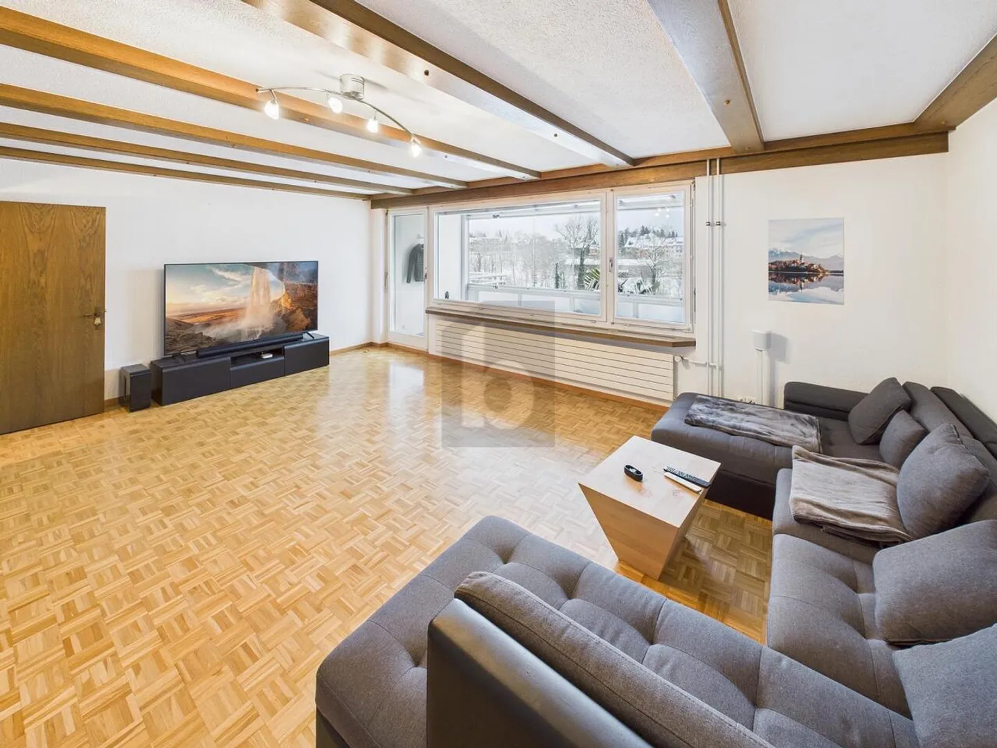 ILLUMINATO CON MOLTO SPAZIO PER LA CREATIVITÀ - Foto 2 di 6