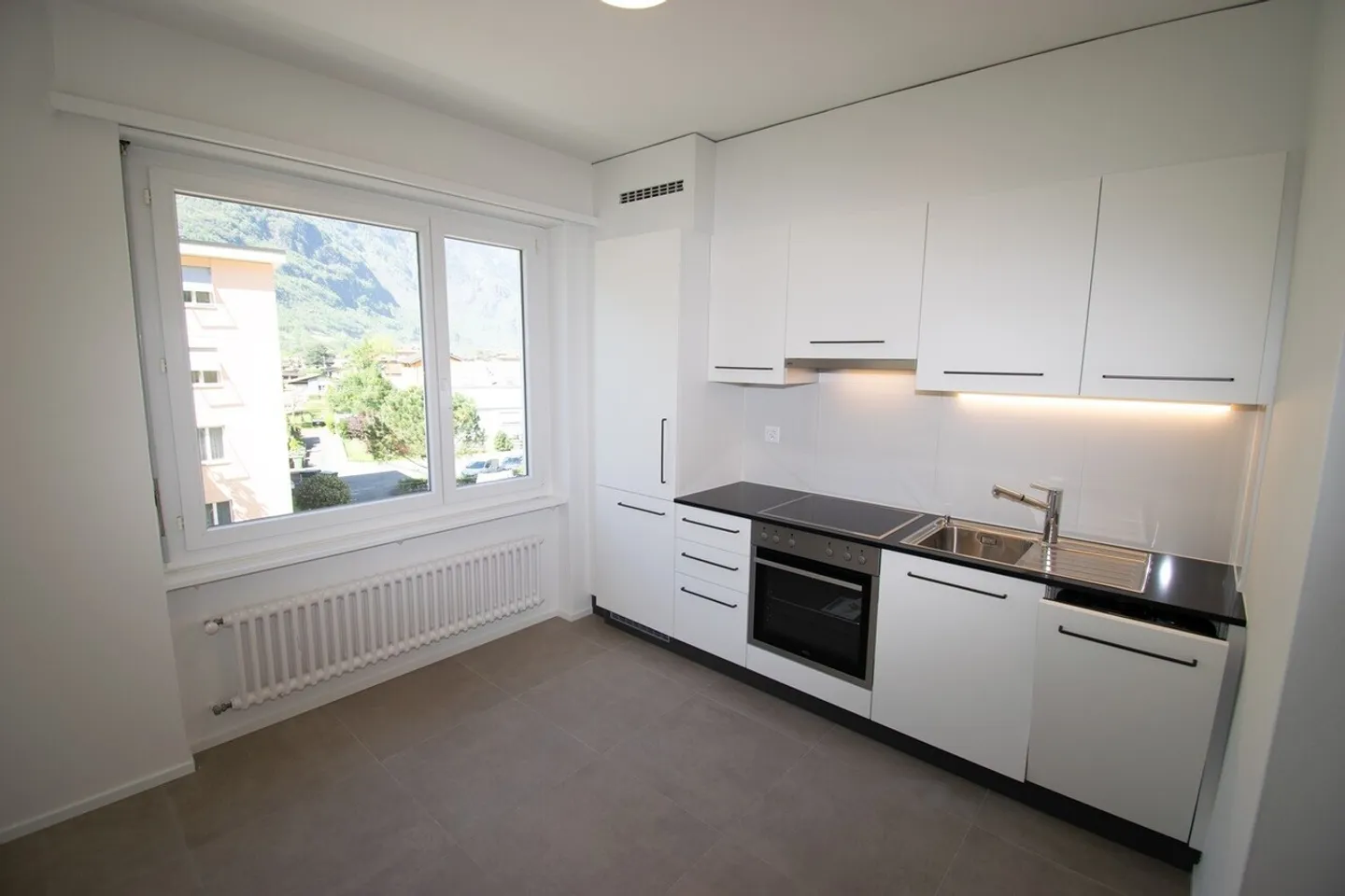 Modern Apartment with Stunning Views - Photo 1 of 9