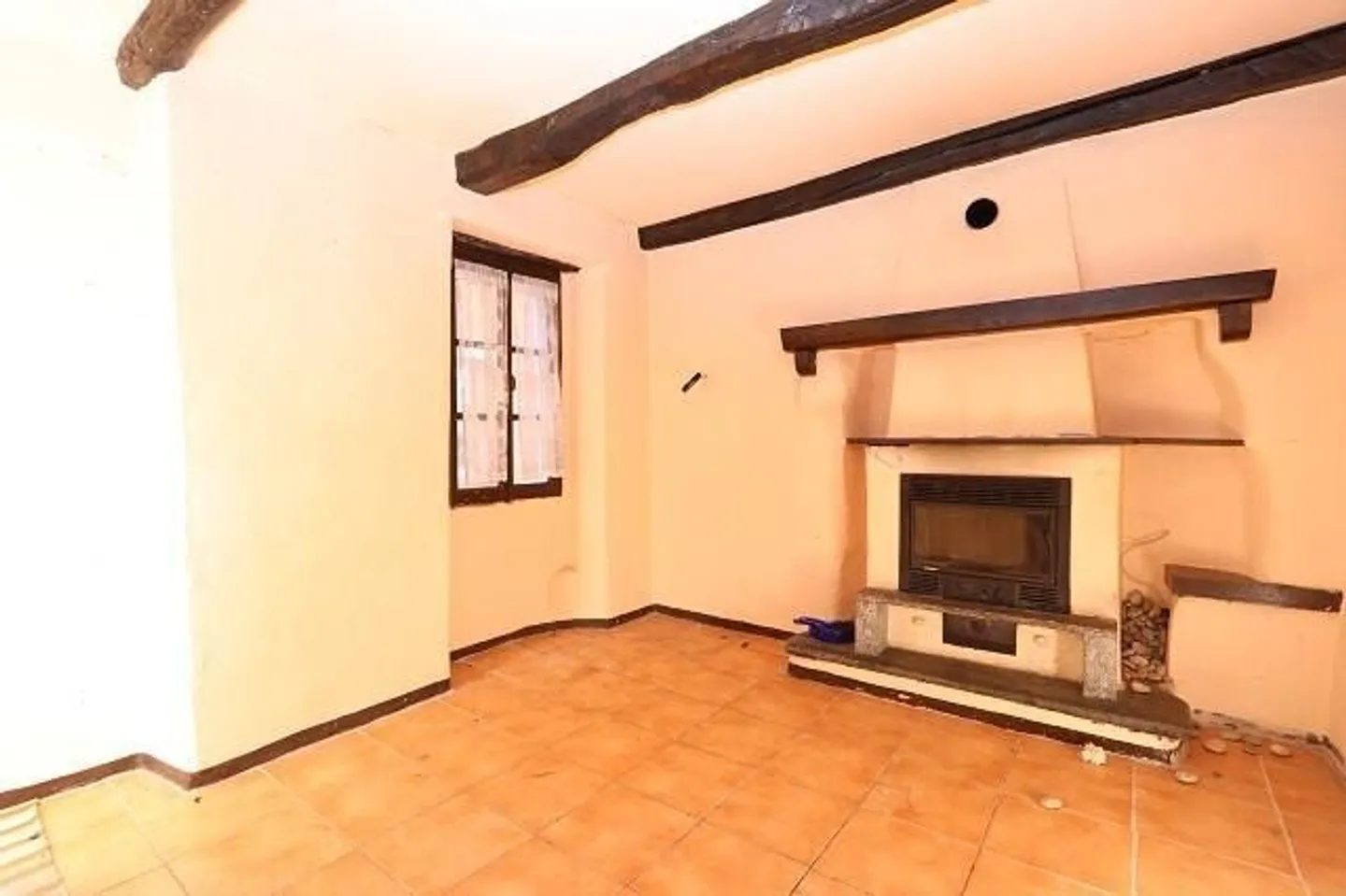 5-Room Village House Rustic for Renovation - Photo 2 of 13