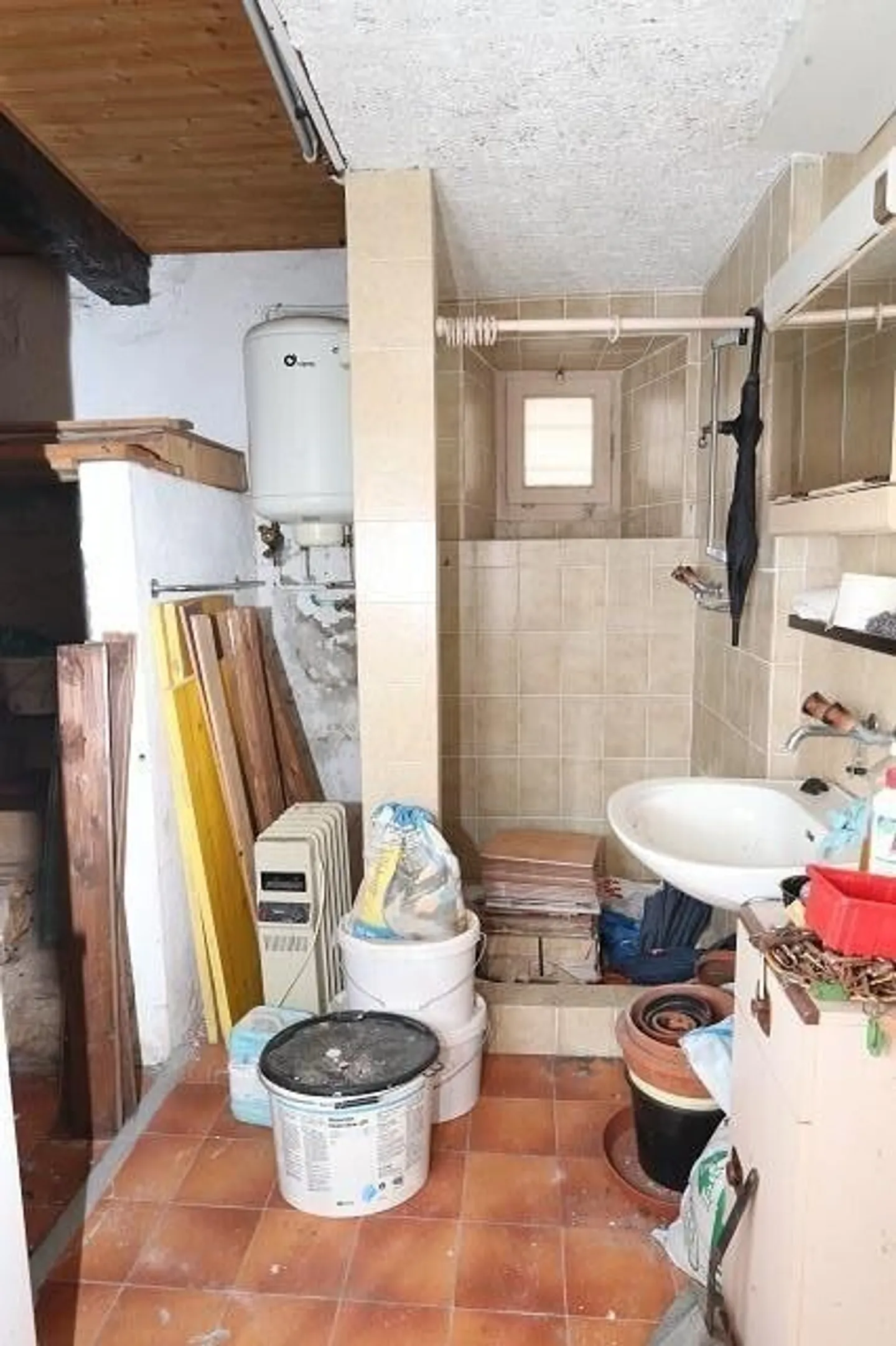 5-Room Village House Rustic for Renovation - Photo 7 of 13