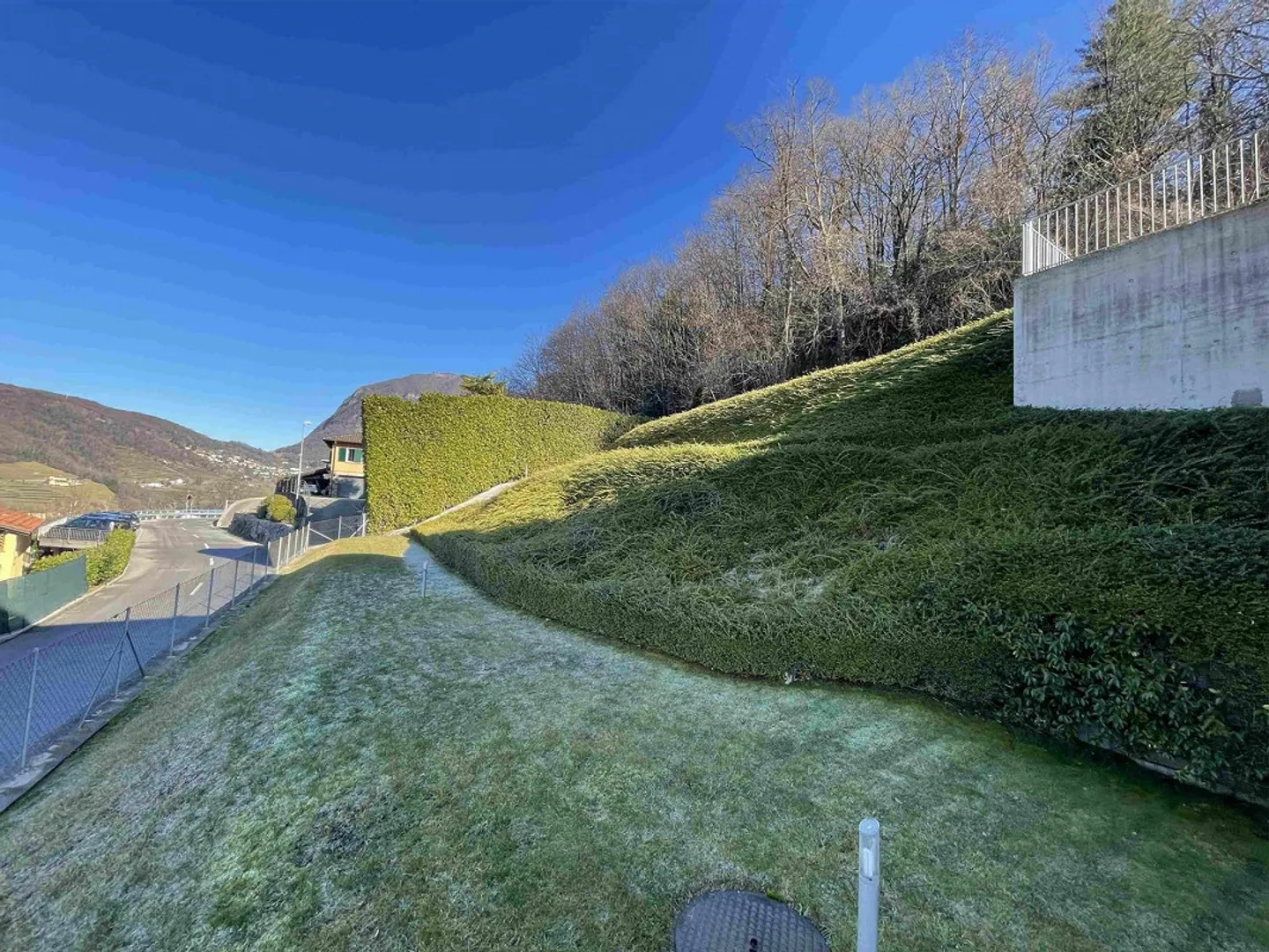 Terreno Panoramico con Vista Lago - Foto 8 di 13