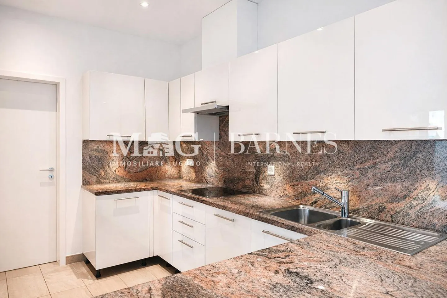Lugano, Vezia: Geräumiges 7,5-Zimmer-Haus mit Garten - 250 m² - Foto 10 von 15
