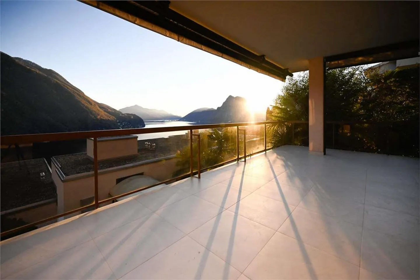 3.5 Room Apartment with Lake View and Private Garden - Photo 1 of 13