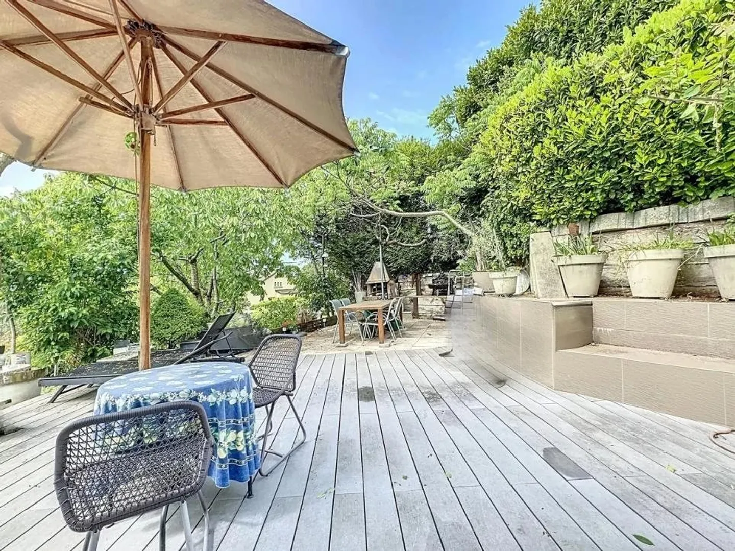 Vue sur la vue dégagée et emplacement privilégié à La Conversion - Photo 2 sur 13