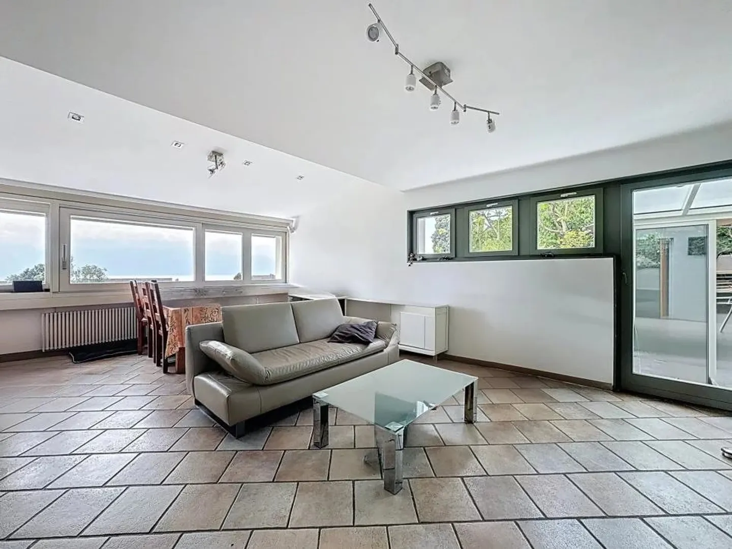 Vue sur la vue dégagée et emplacement privilégié à La Conversion - Photo 5 sur 13