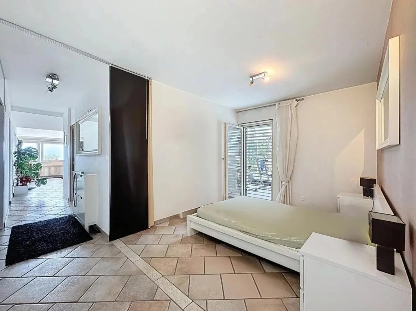 Vue sur la vue dégagée et emplacement privilégié à La Conversion - Photo 8 sur 13