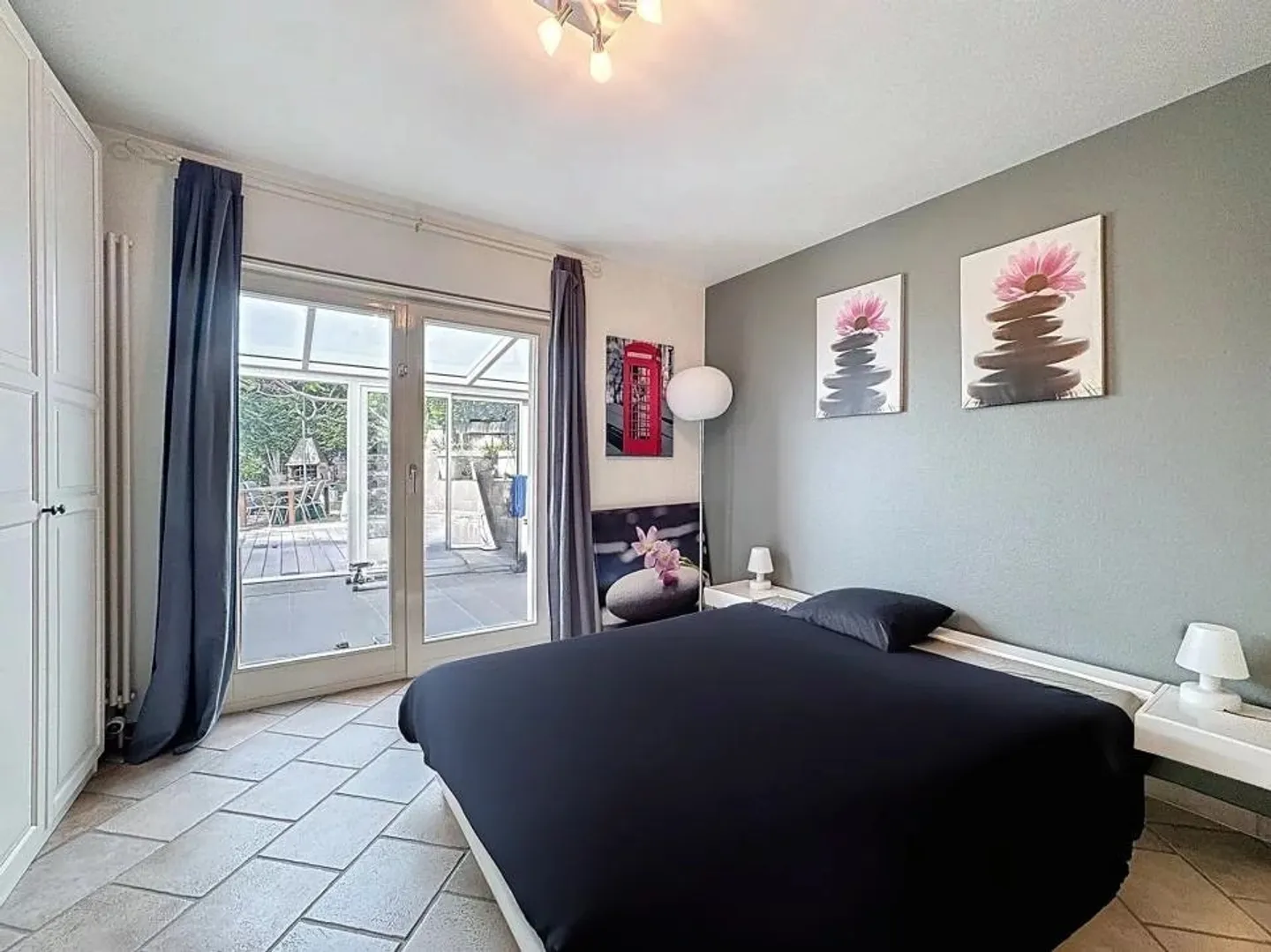 Vue sur la vue dégagée et emplacement privilégié à La Conversion - Photo 9 sur 13