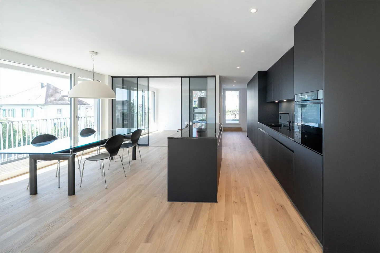 4.5-Zi. Etagenwohnung mit Sonnenterrasse und stilvollem Innenausbau - Foto 3 von 14
