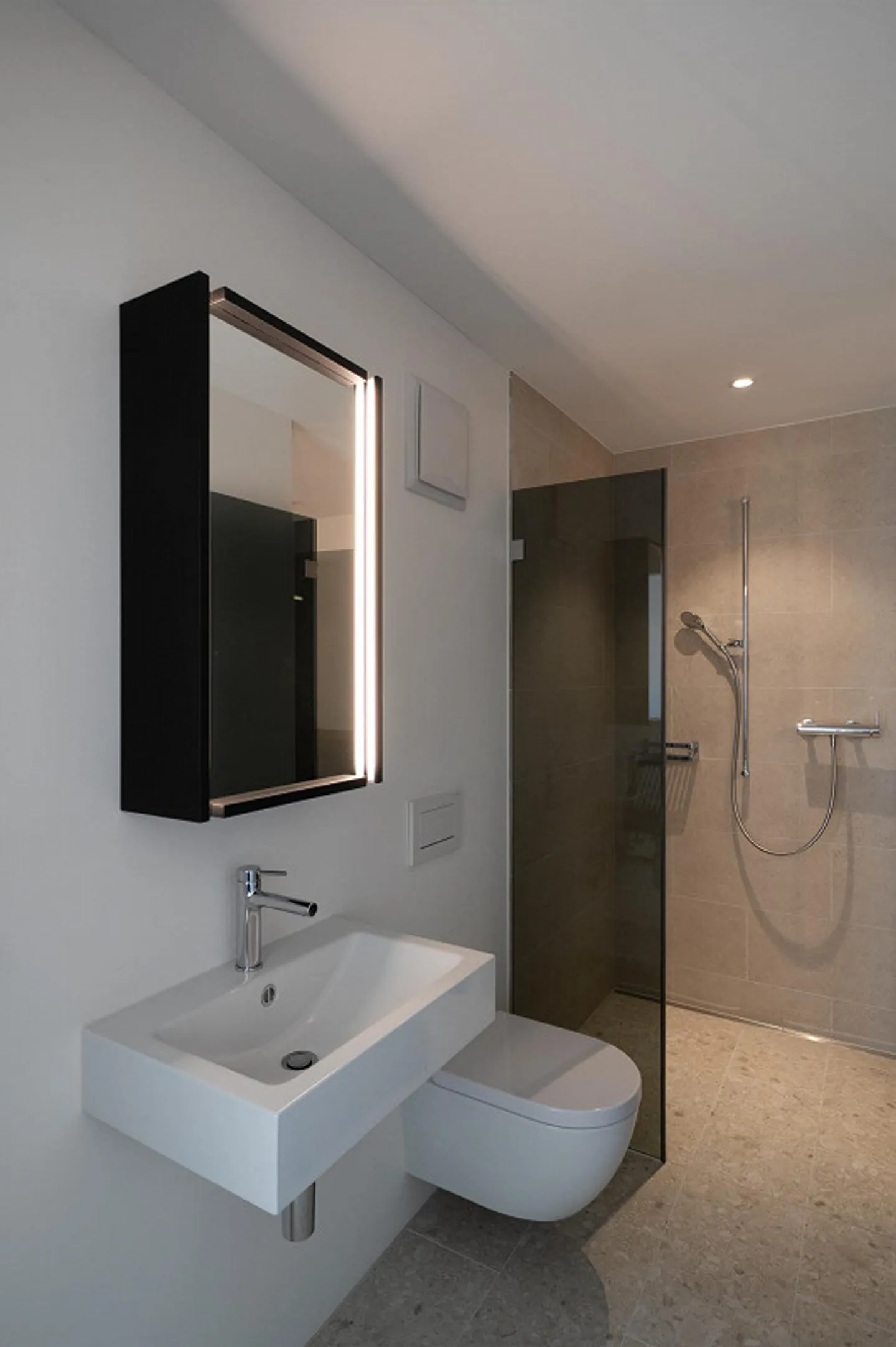 4.5-Zi. Etagenwohnung mit Sonnenterrasse und stilvollem Innenausbau - Foto 10 von 14
