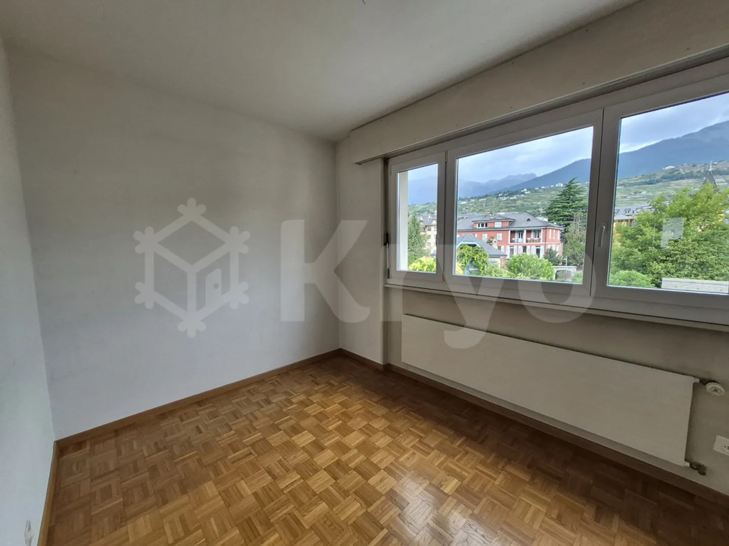 SION - CENTER / 4.5 ROOM APARTMENT WITH BALCONY - Photo 7 of 11