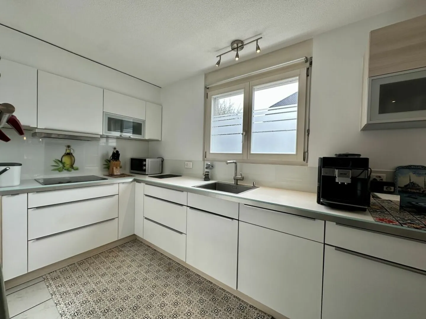 Dreamlike Corner House in Central Location - Your New Home Awaits You! - Photo 4 of 15