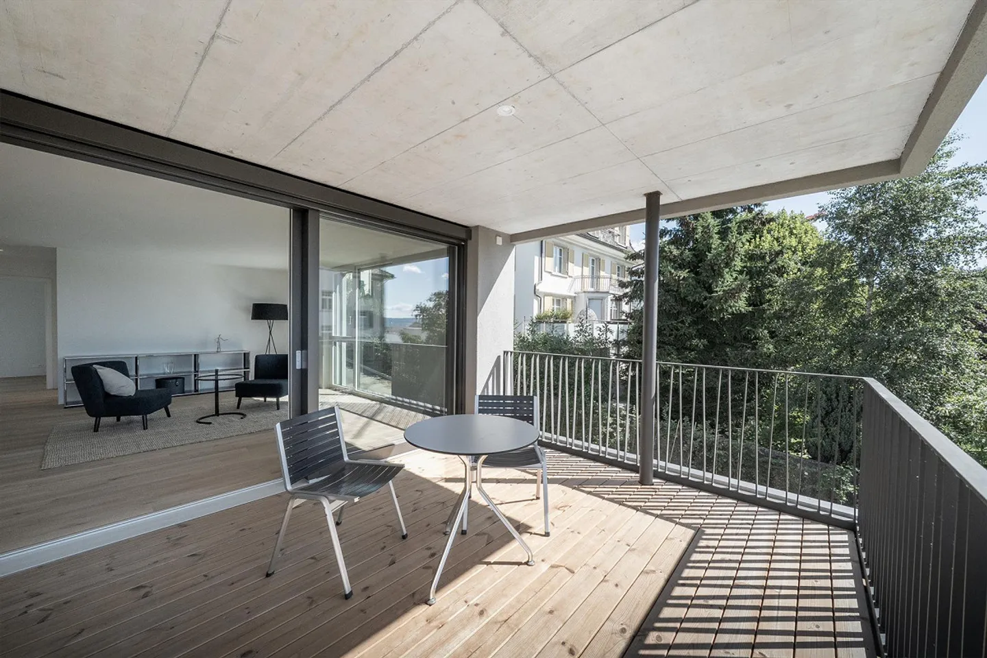 4.5-Zi. Etagenwohnung mit Sonnenterrasse und stilvollem Innenausbau - Foto 6 von 14