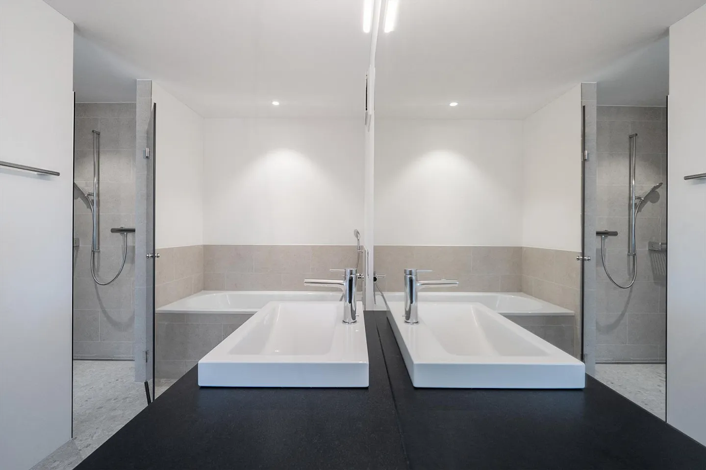 4.5-Zi. Etagenwohnung mit Sonnenterrasse und stilvollem Innenausbau - Foto 8 von 14