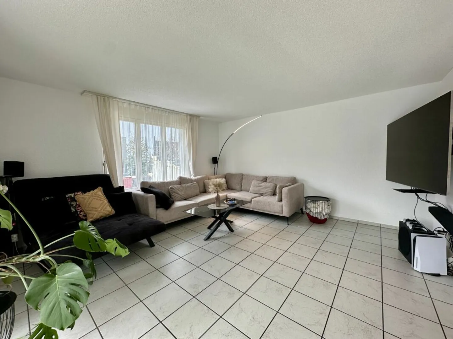 Dreamlike Corner House in Central Location - Your New Home Awaits You! - Photo 6 of 15