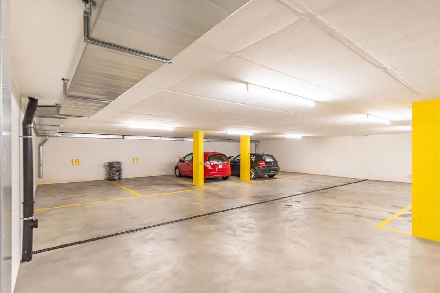 Parkplatz im Zentrum - Foto 1 von 3