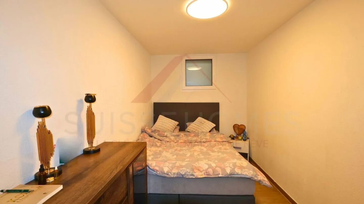 Exklusive 4½-Zimmer-Villa mit Pool und Panoramaterrasse - Foto 17 von 27