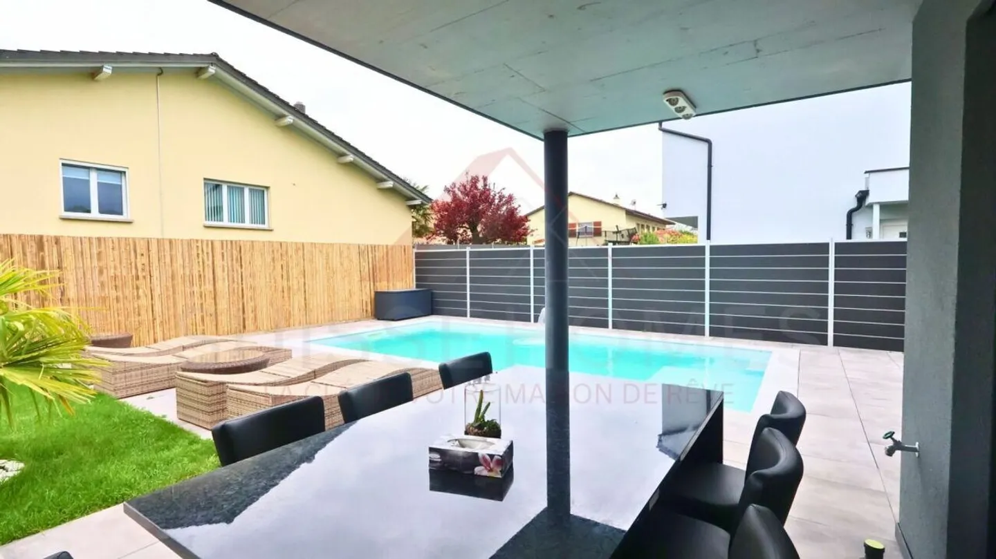 Exklusive 4½-Zimmer-Villa mit Pool und Panoramaterrasse - Foto 23 von 27