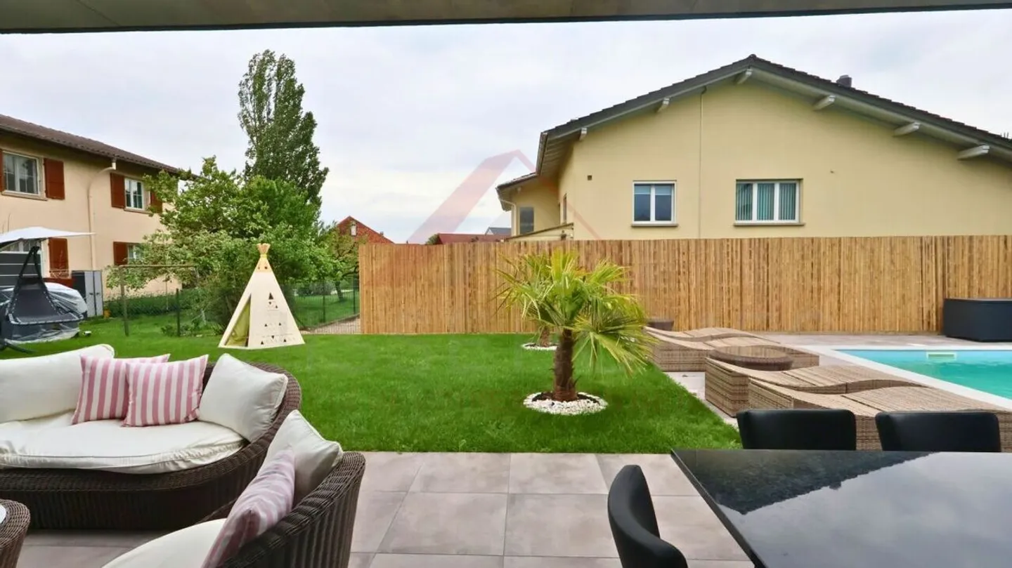 Exklusive 4½-Zimmer-Villa mit Pool und Panoramaterrasse - Foto 27 von 27