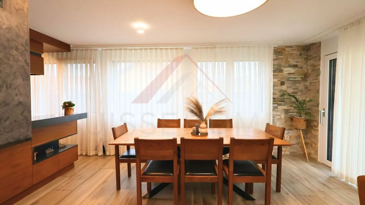 Exklusive 4½-Zimmer-Villa mit Pool und Panoramaterrasse - Foto 7 von 27