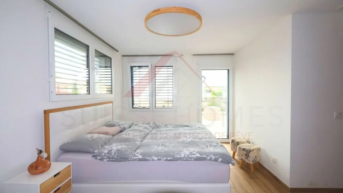 Exklusive 4½-Zimmer-Villa mit Pool und Panoramaterrasse - Foto 12 von 27