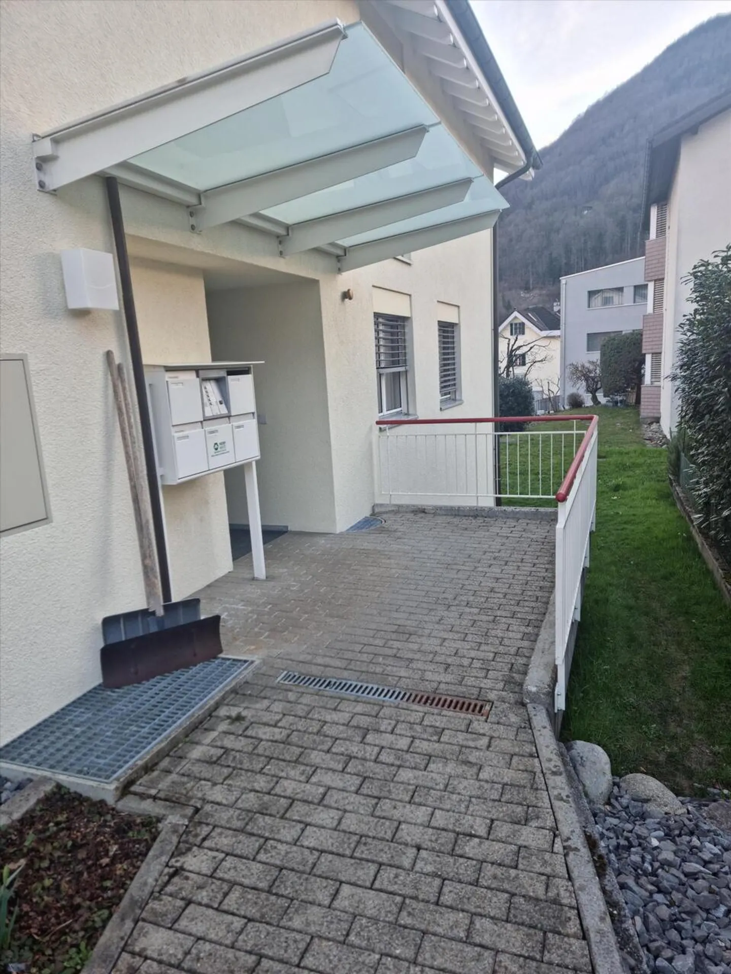 Craft room for rent - Photo 1 of 3