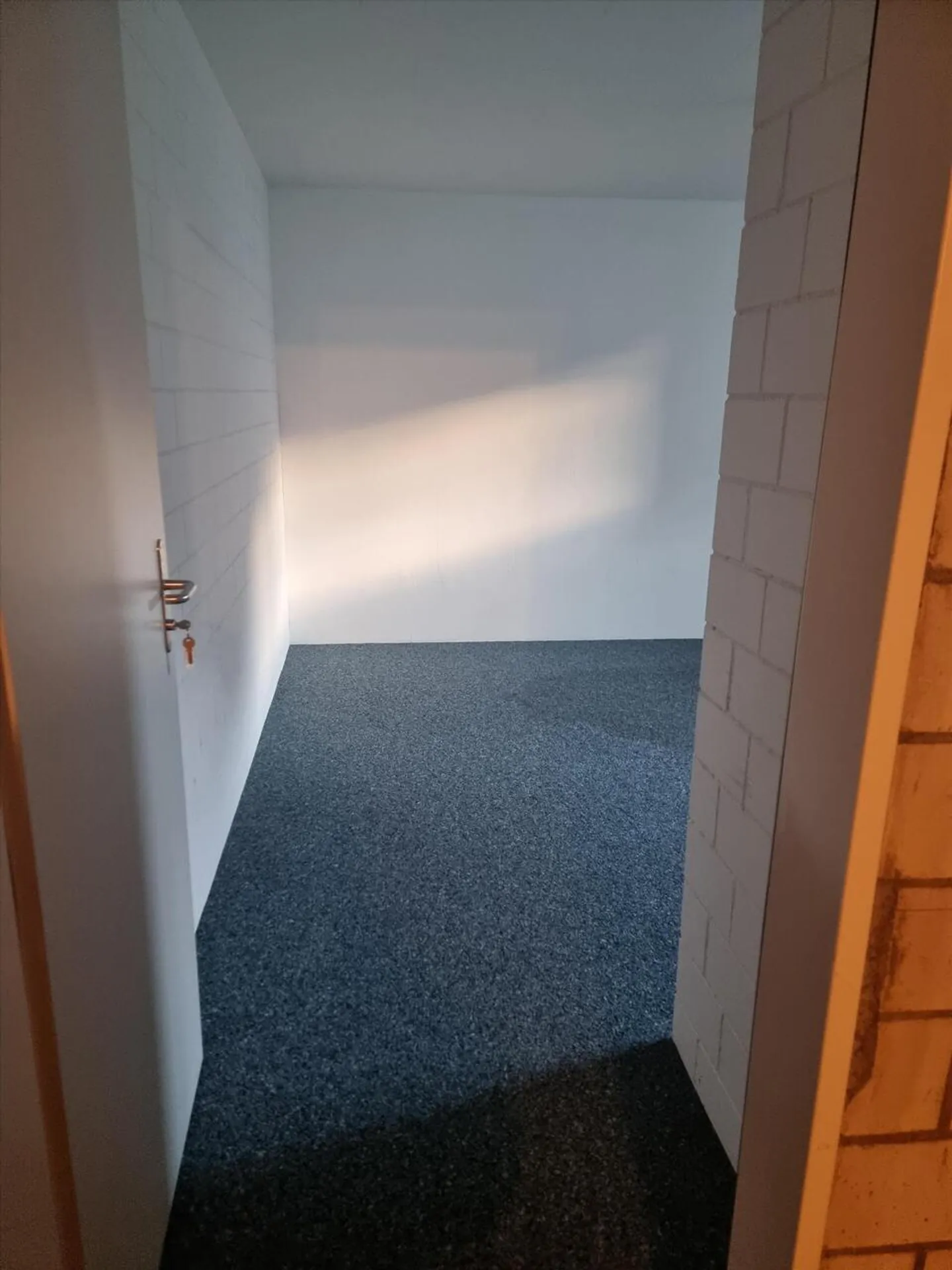 Craft room for rent - Photo 2 of 3