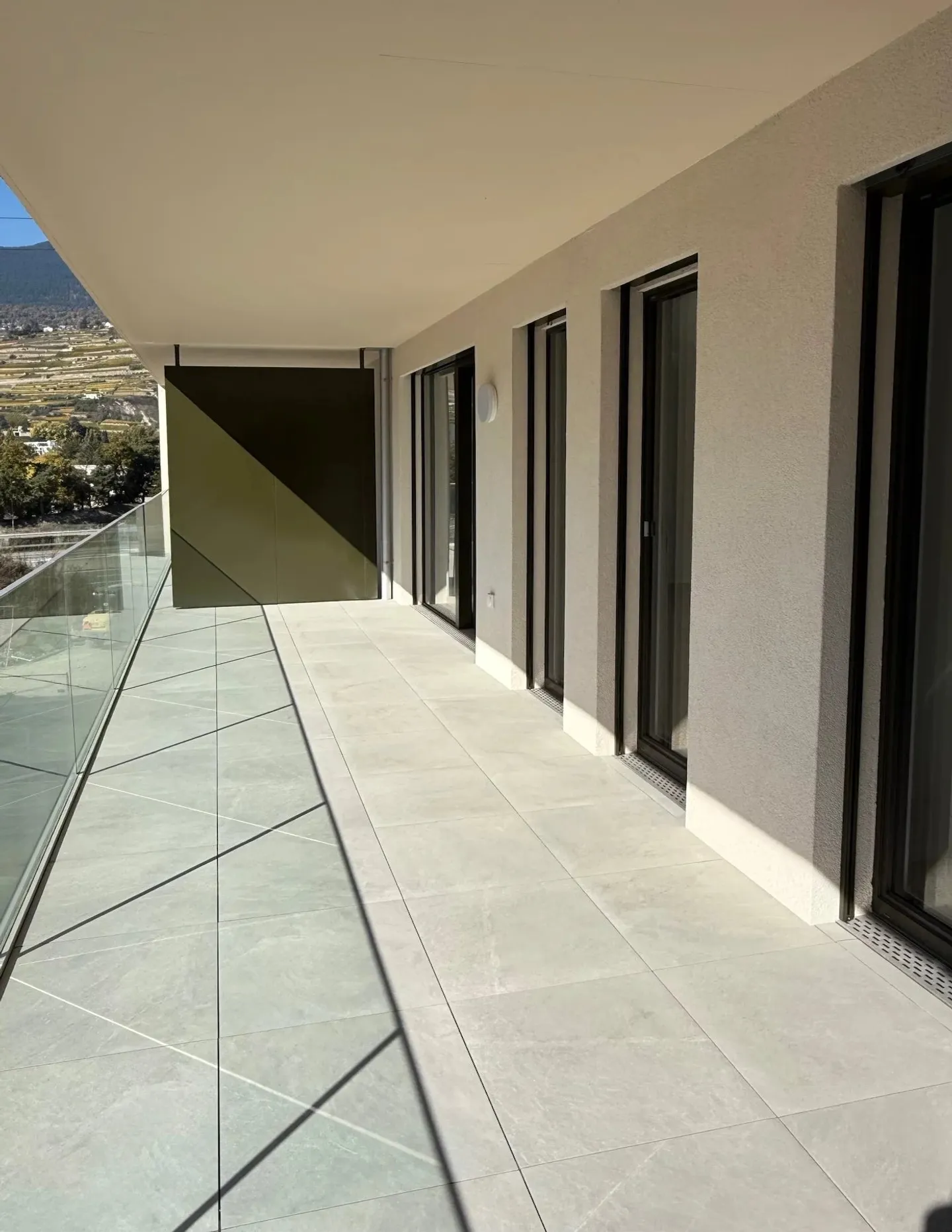 Available immediately - Magnificent 2.5 room apartment, 72 m² - Sion - Green Pa - Photo 2 of 13