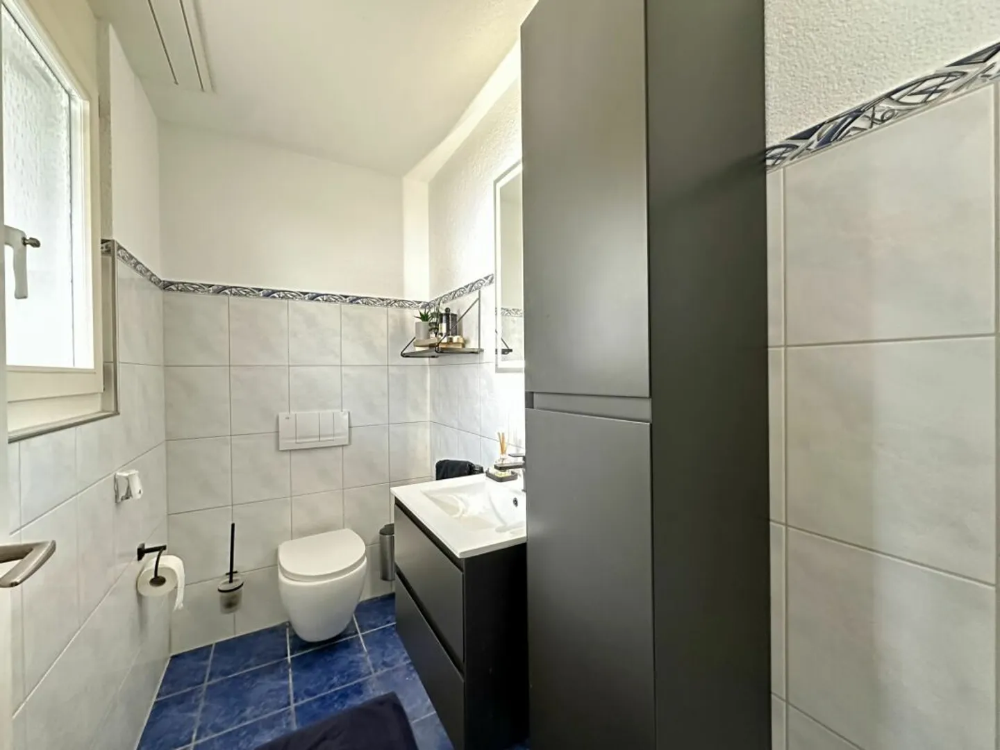 Dreamlike Corner House in Central Location - Your New Home Awaits You! - Photo 8 of 15