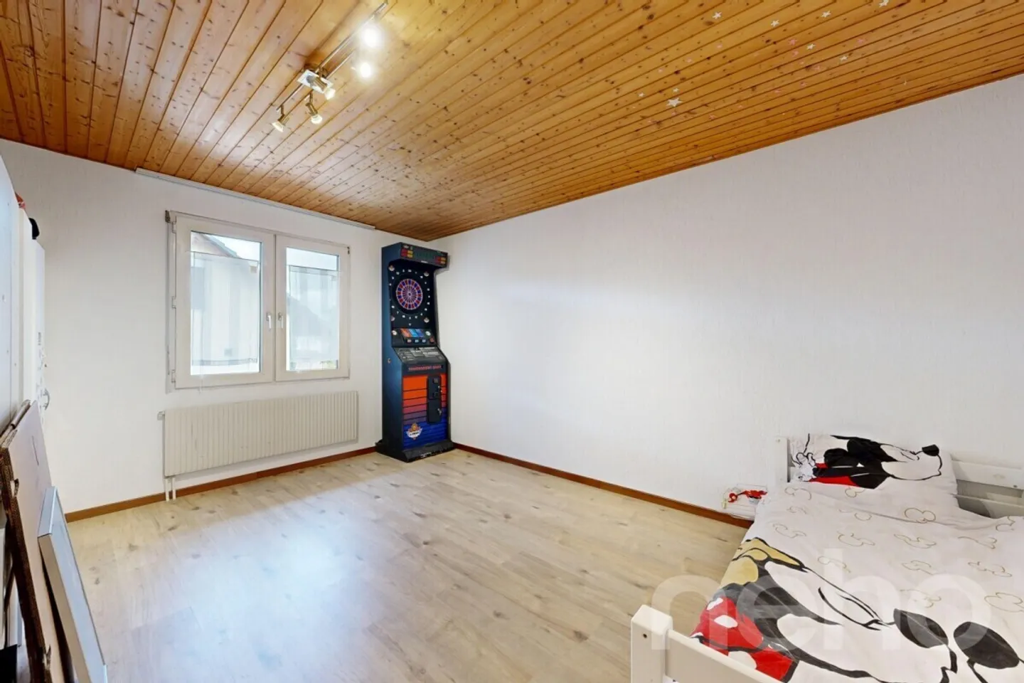 Charming single-family house with large garden, winter garden and pond - Photo 9 of 12