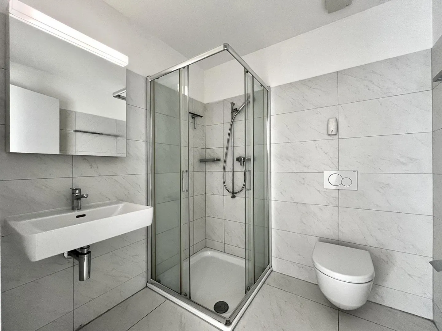 RIVERA - ZU VERMIETEN 4.5 ZIMMER MIT GLASTERRASSE - Foto 9 von 12