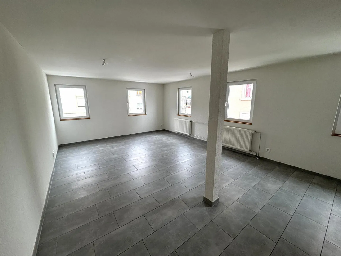 Charming 3.5-room apartment - Photo 2 of 6