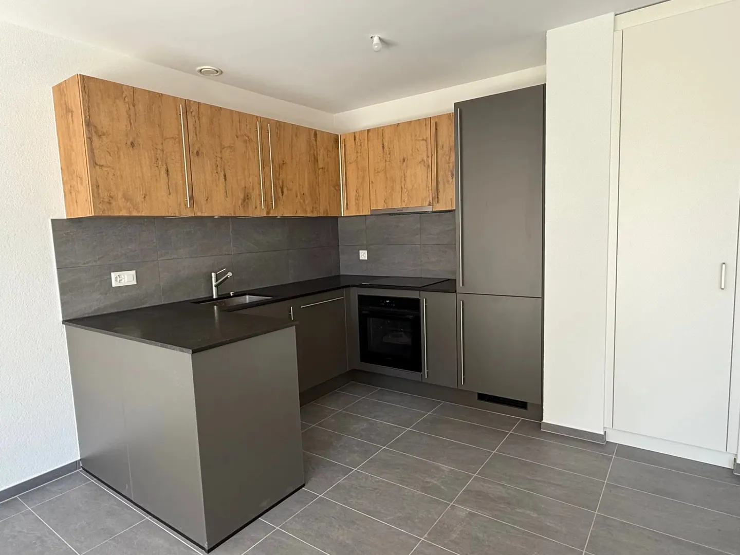 Available immediately - Magnificent 2.5 room apartment, 72 m² - Sion - Green Pa - Photo 3 of 13