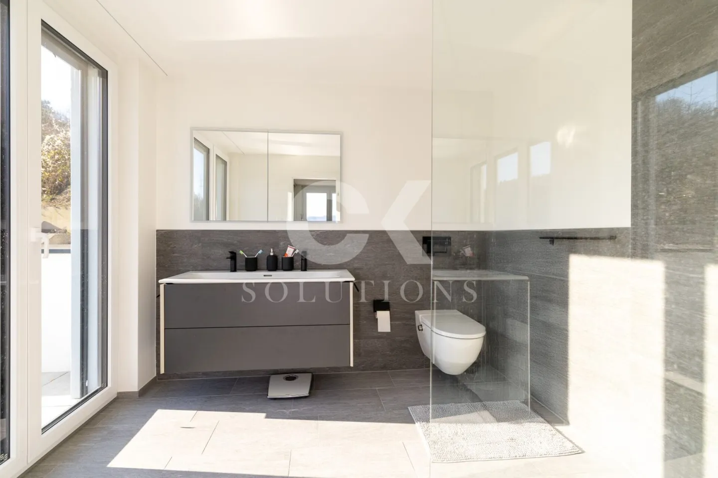 Une maison, de nombreuses possibilités - y compris un appartement séparé ! - Photo 8 sur 13