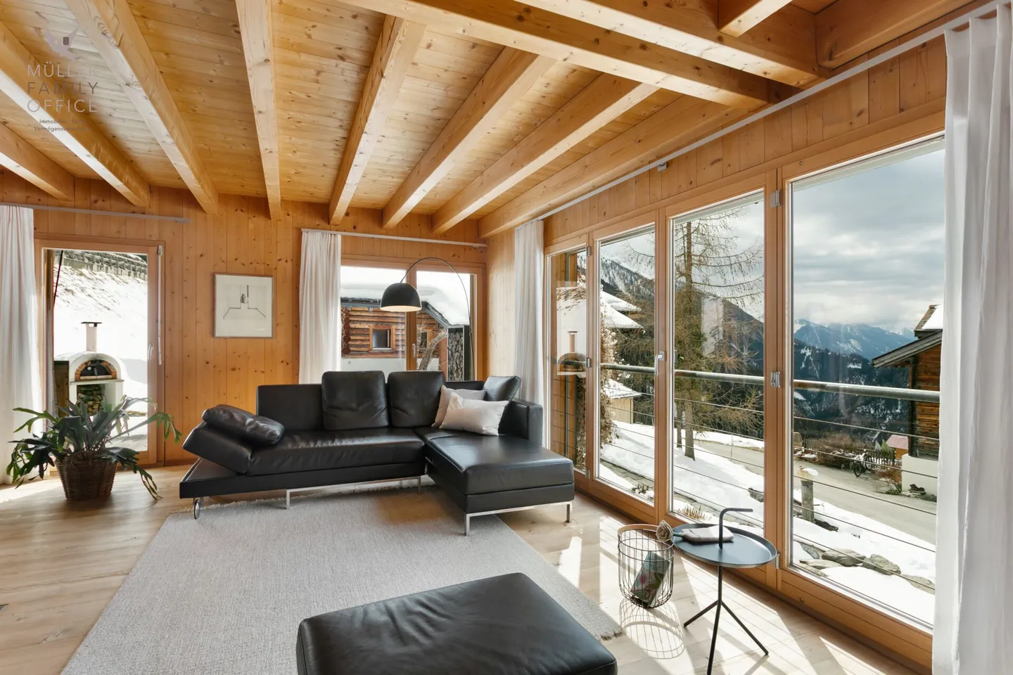 Stilvolles Holzhaus mit alpinem Charme und nachhaltigem Wohn- und Energiekonzept - Foto 4 di 13