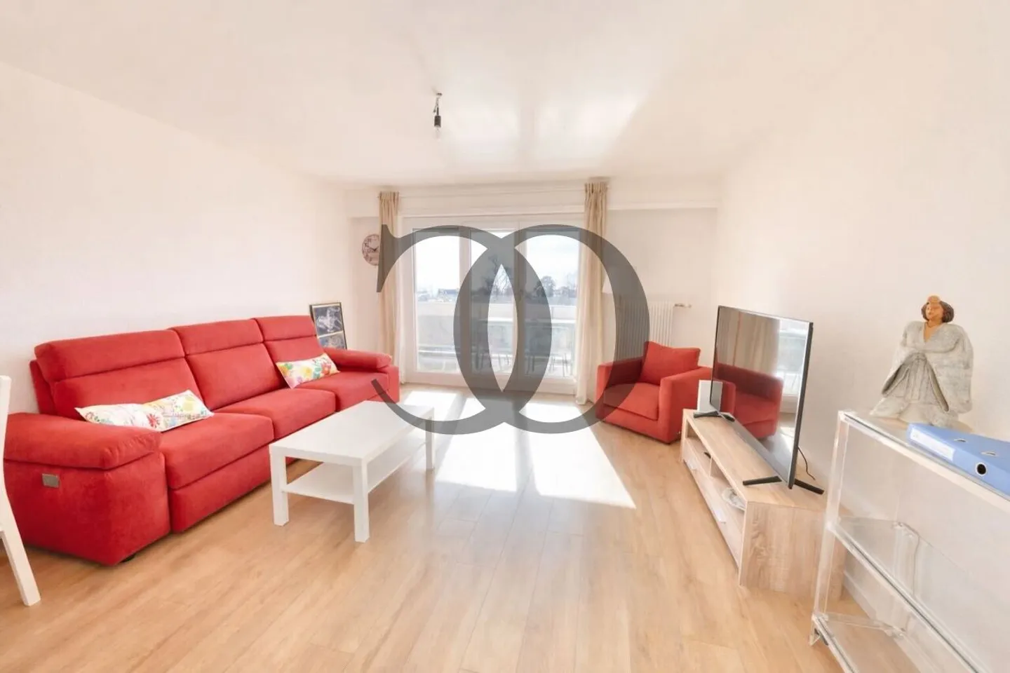 Appartement Rénové avec Vue sur le Lac - Photo 1 sur 7