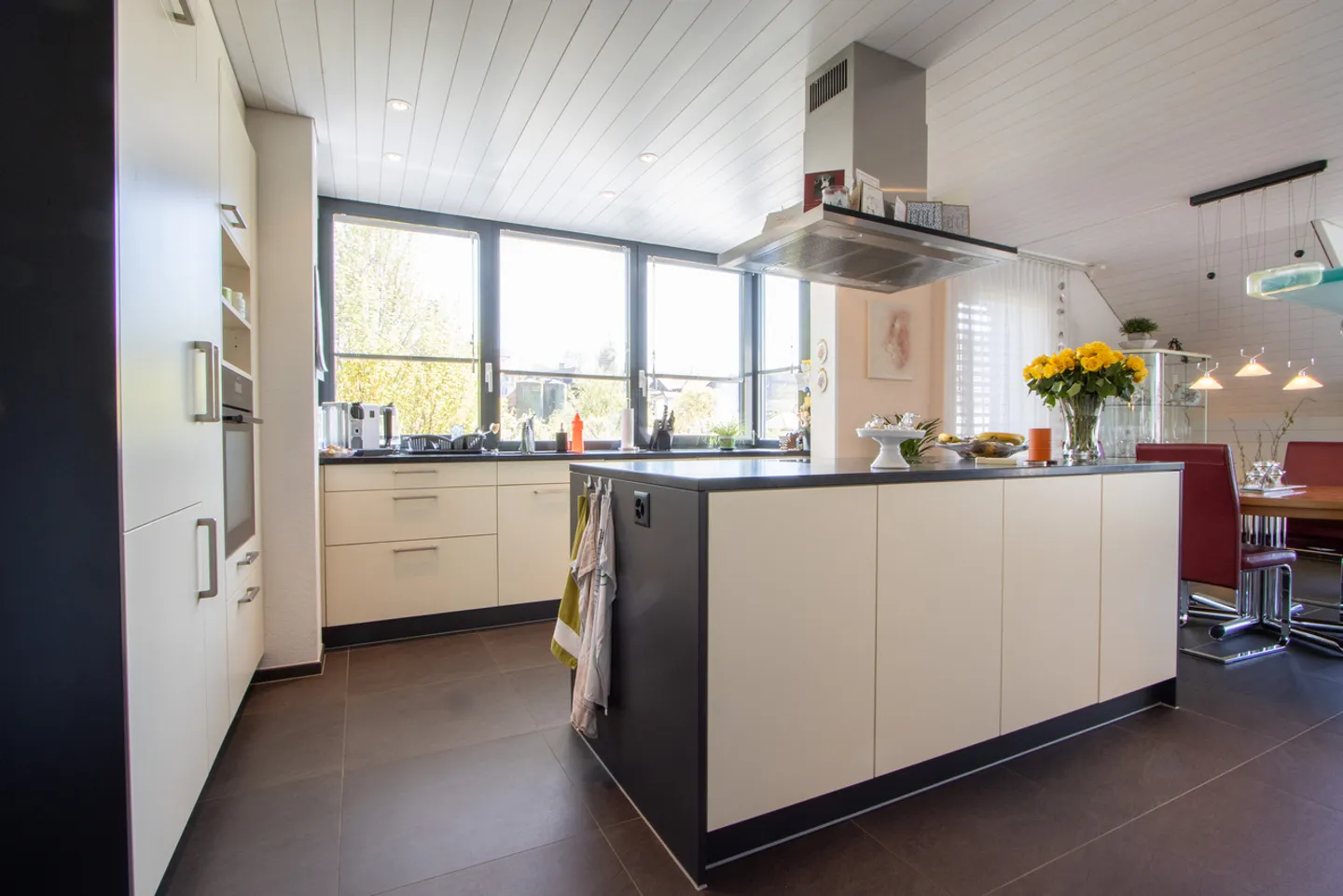 Attico luminoso 4.5 stanze - Foto 2 di 12