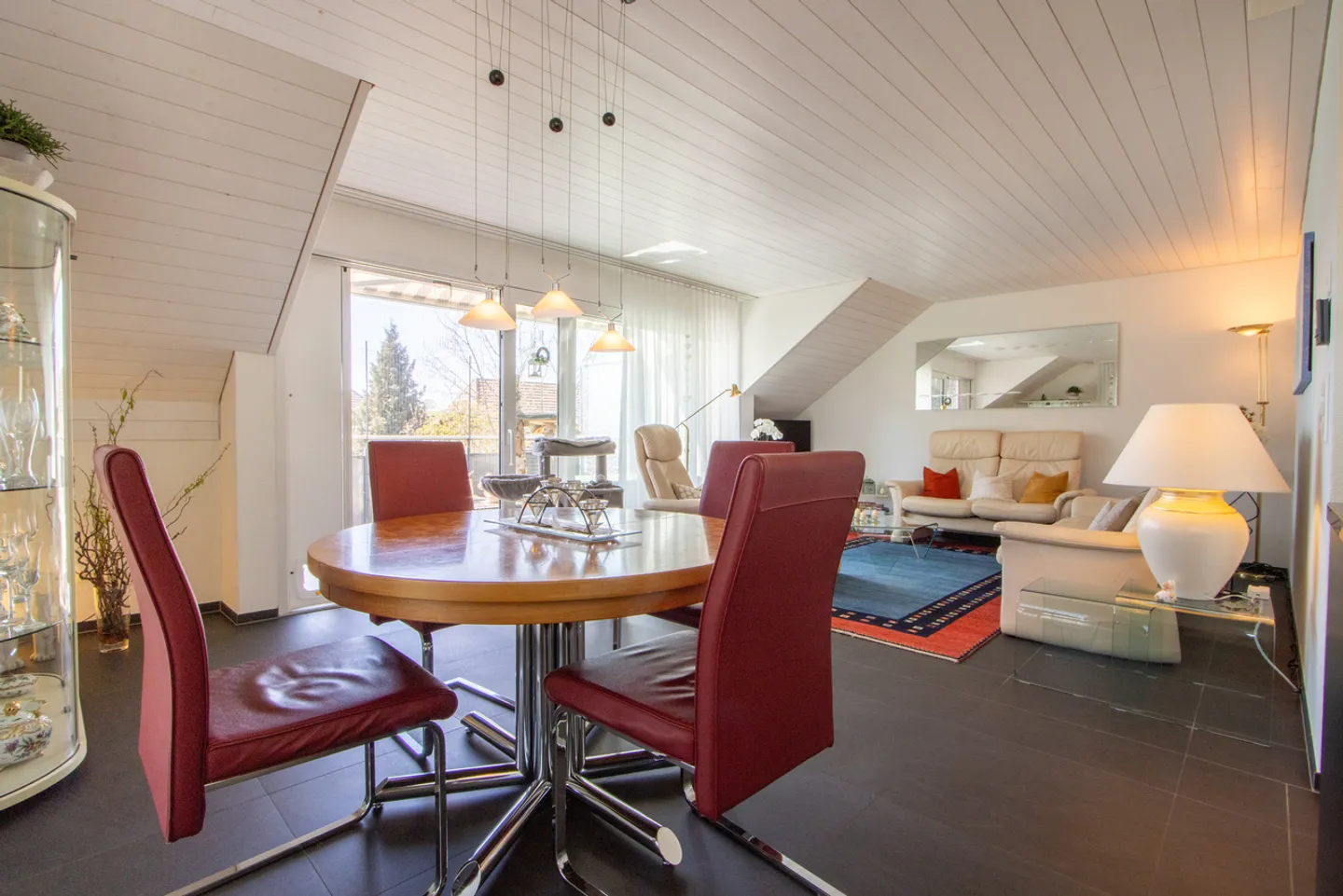 Attico luminoso 4.5 stanze - Foto 4 di 12