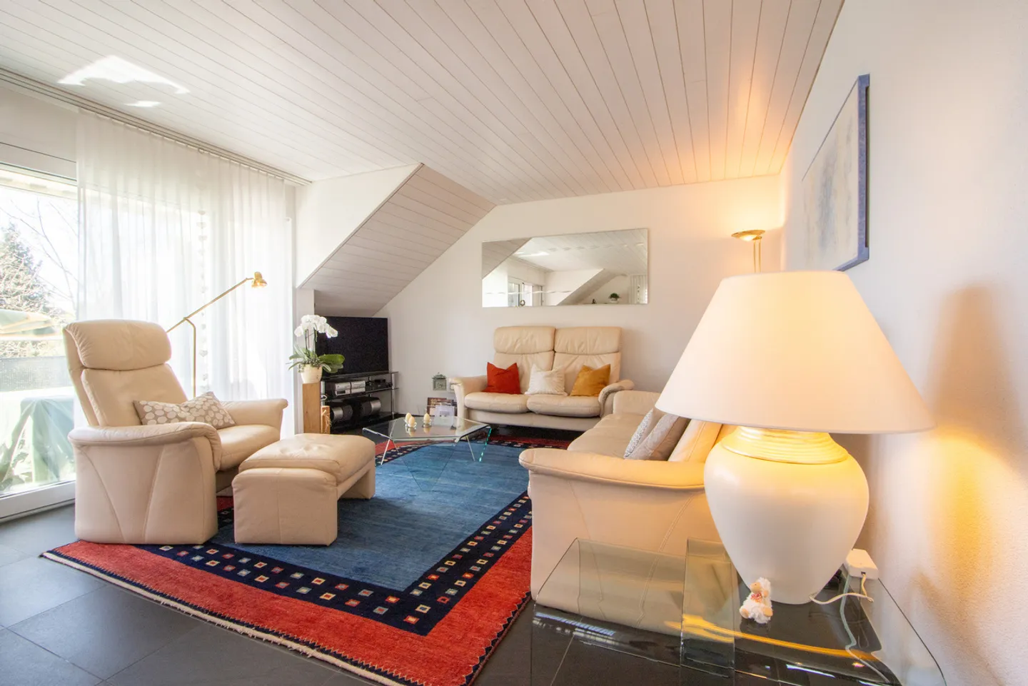 Attico luminoso 4.5 stanze - Foto 5 di 12